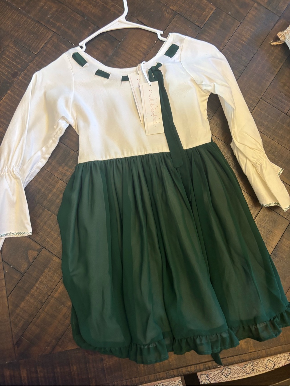 NWTS WELL DRESSED WOLF PINECONE HOLIDAY CHRISTMAS DRESS WDW